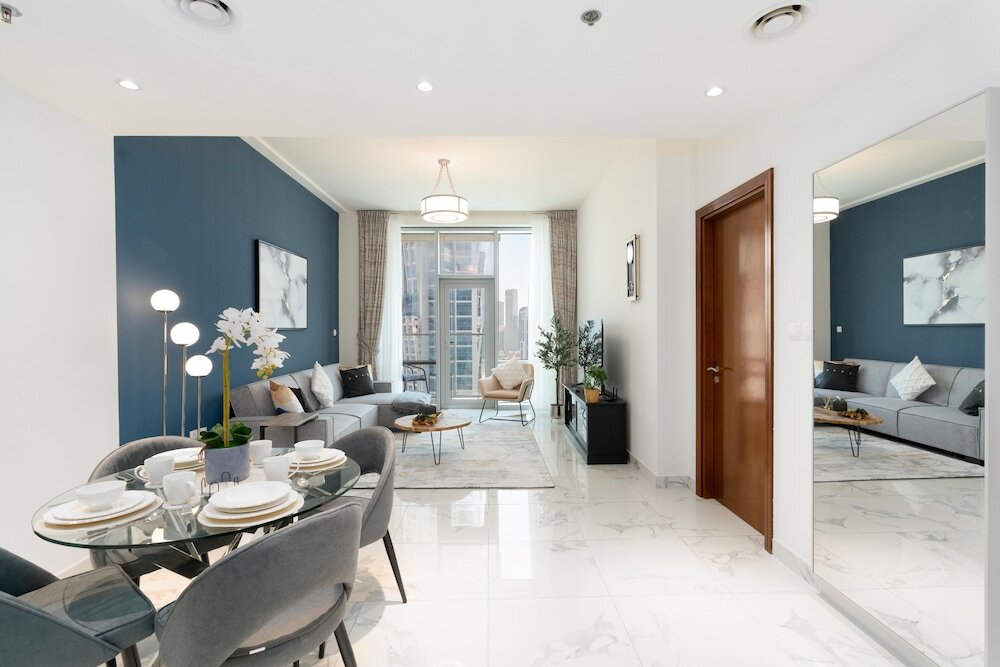Дубай: SuperHost - Luxury Apt with Panoramic Burj and Canal Views