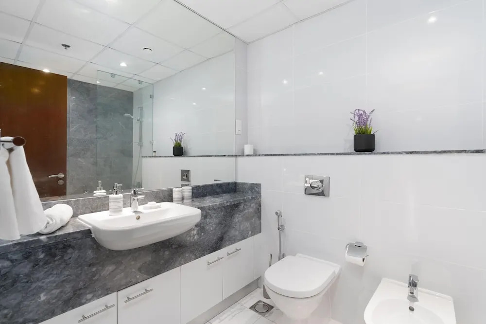 Дубай: SuperHost - Luxury Apt with Panoramic Burj and Canal Views