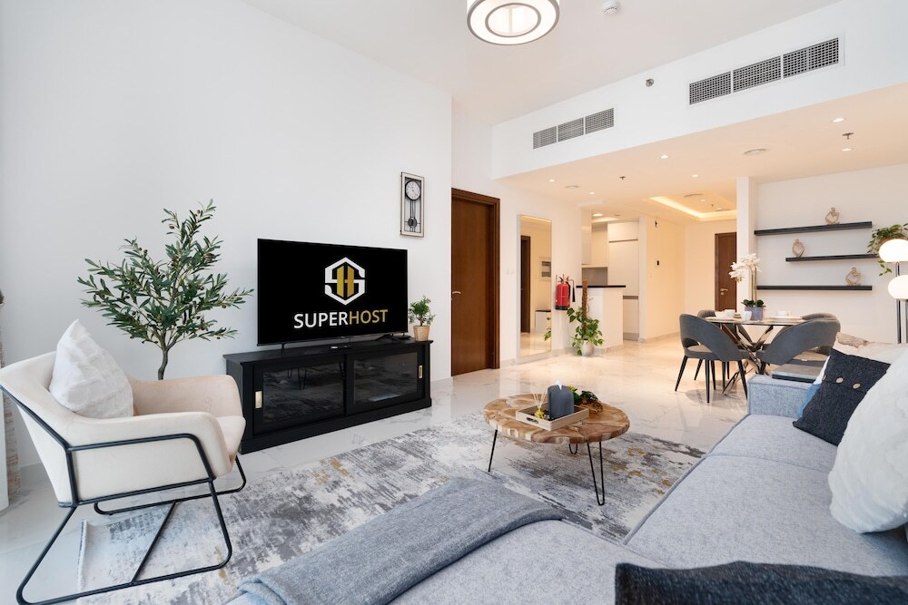 Дубай: SuperHost - Luxury Apt with Panoramic Burj and Canal Views