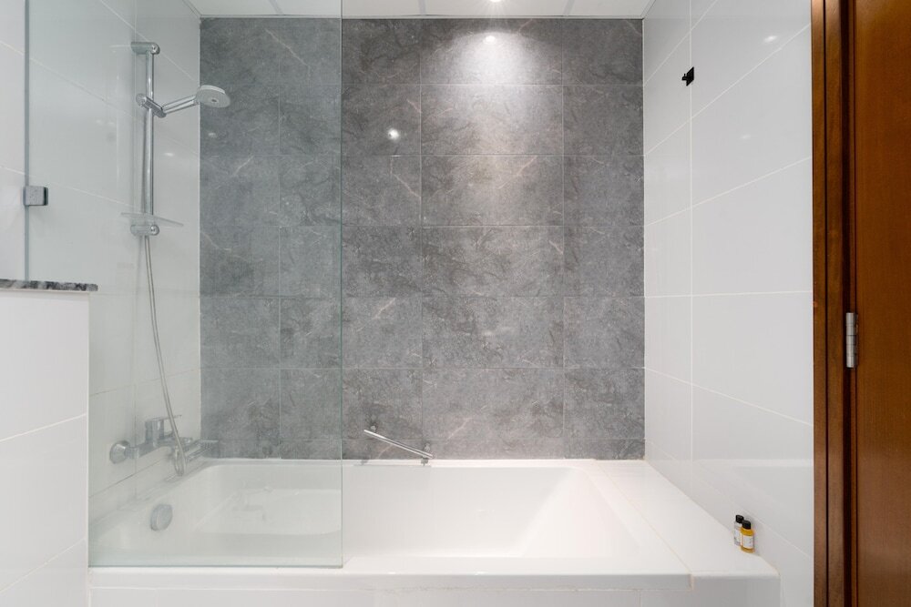 Дубай: SuperHost - Luxury Apt with Panoramic Burj and Canal Views