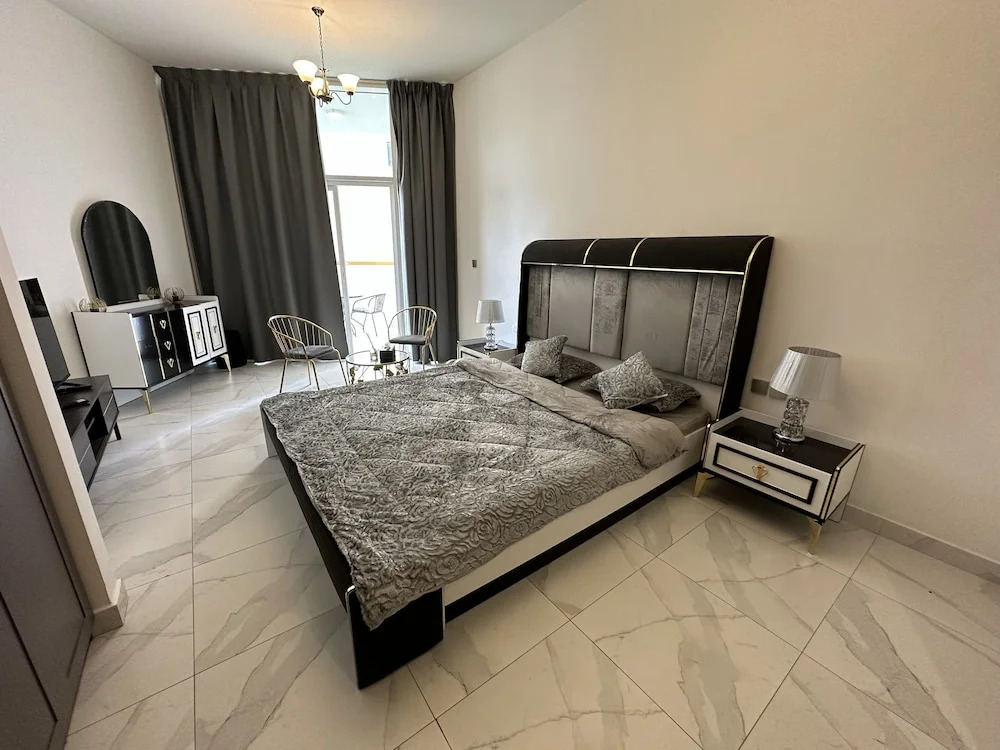 Дубай: Master Piece - Elegant Studio With Canal View in Business Bay