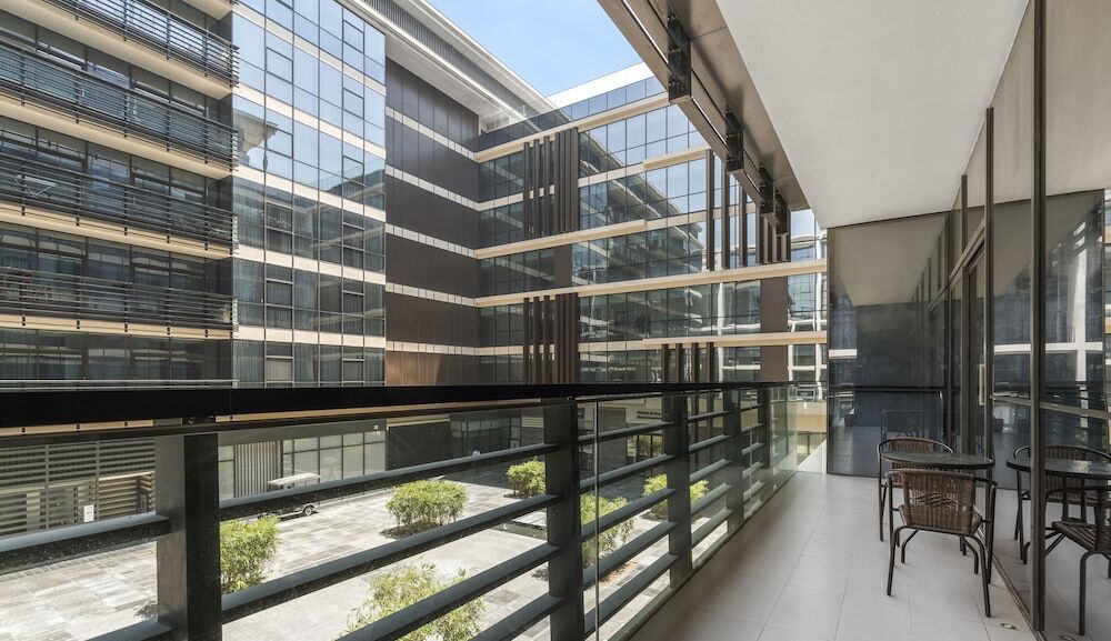 Дубай: WelHome - Luxury Living in Dubai's  City Walk Building 5