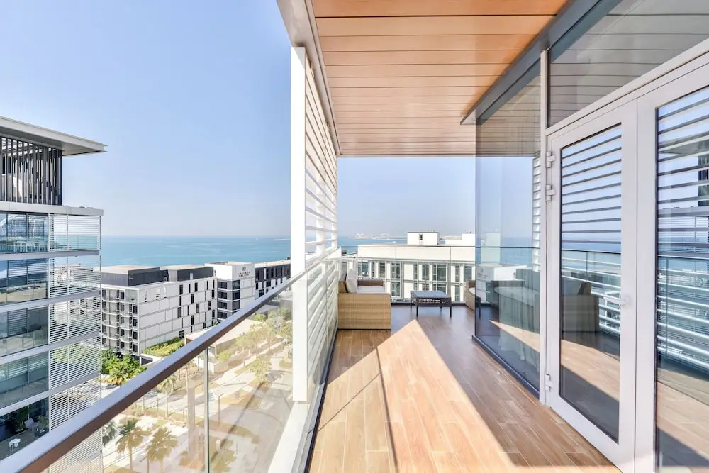 Дубай: Luxury 2BR plus maids room in Bluewaters