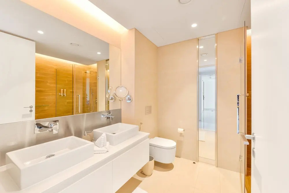 Дубай: Luxury 2BR plus maids room in Bluewaters