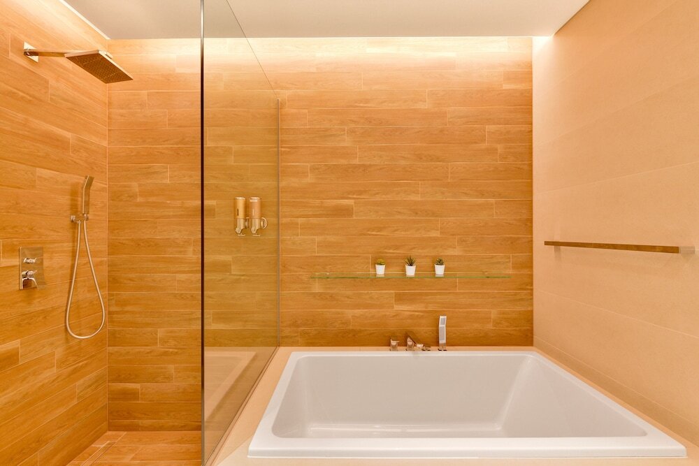 Дубай: Luxury 2BR plus maids room in Bluewaters
