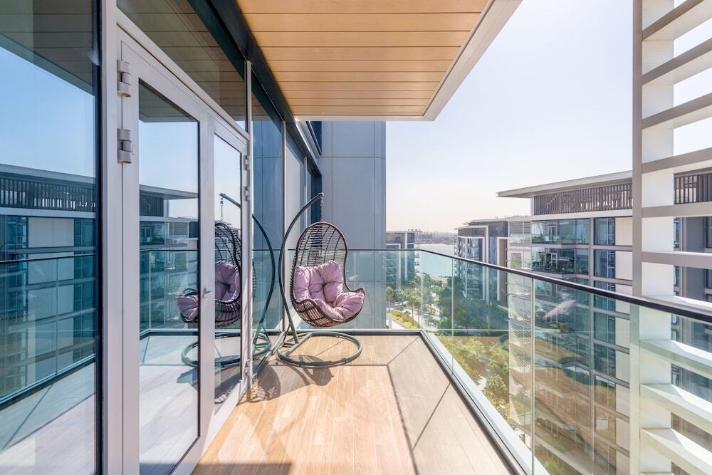 Дубай: Luxury 2BR plus maids room in Bluewaters