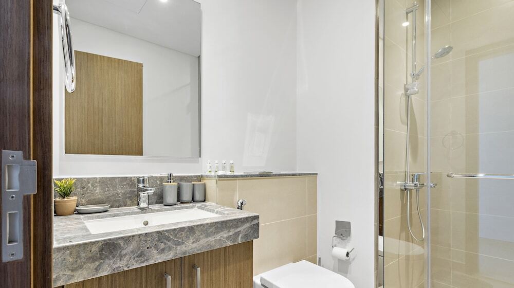 Дубай: WelHome - Spectacular 2BR Apartment with Panoramic Sea Views