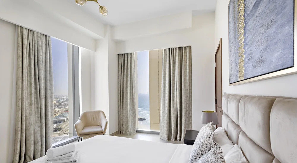 Дубай: WelHome - Spectacular 2BR Apartment with Panoramic Sea Views