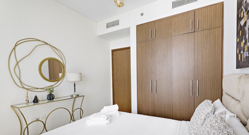 Дубай: WelHome - Spectacular 2BR Apartment with Panoramic Sea Views