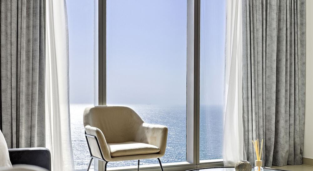 Дубай: WelHome - Spectacular 2BR Apartment with Panoramic Sea Views