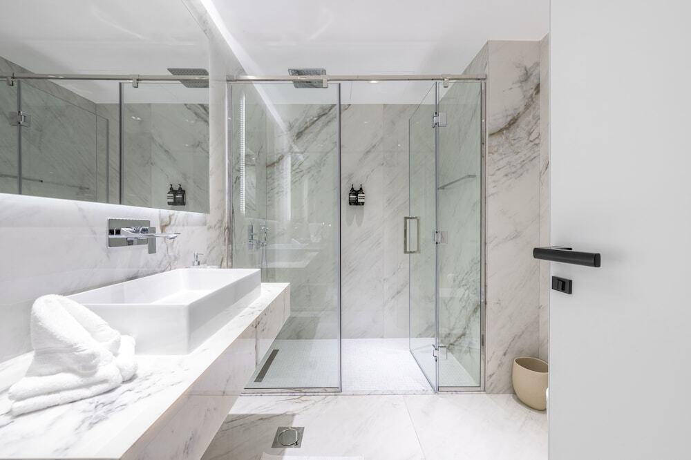Дубай: Stunning 1BR in Bahar near JBR Beach