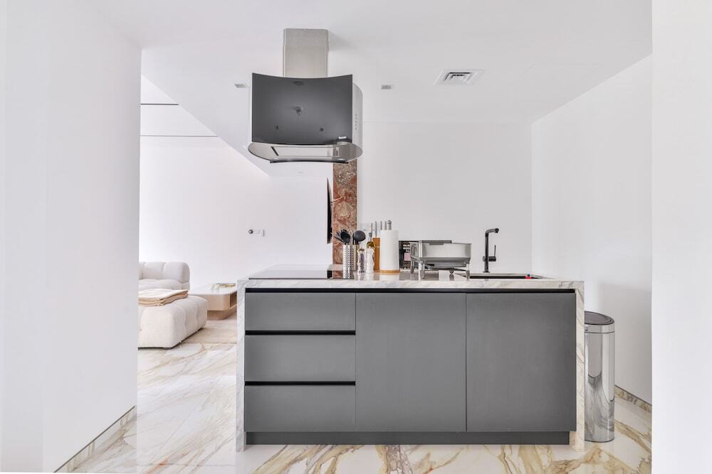 Дубай: Stunning 1BR in Bahar near JBR Beach