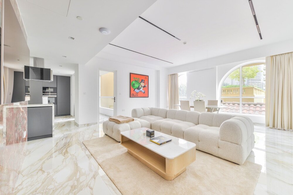 Дубай: Stunning 1BR in Bahar near JBR Beach