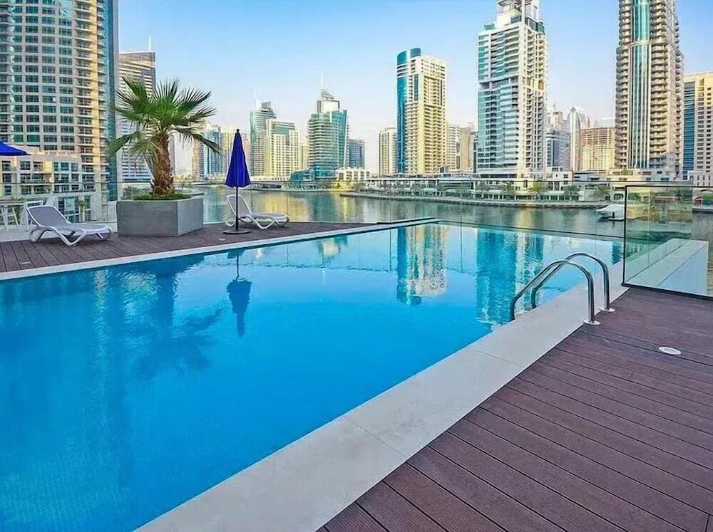 Дубай: New apt in Dubai Marina with balcony