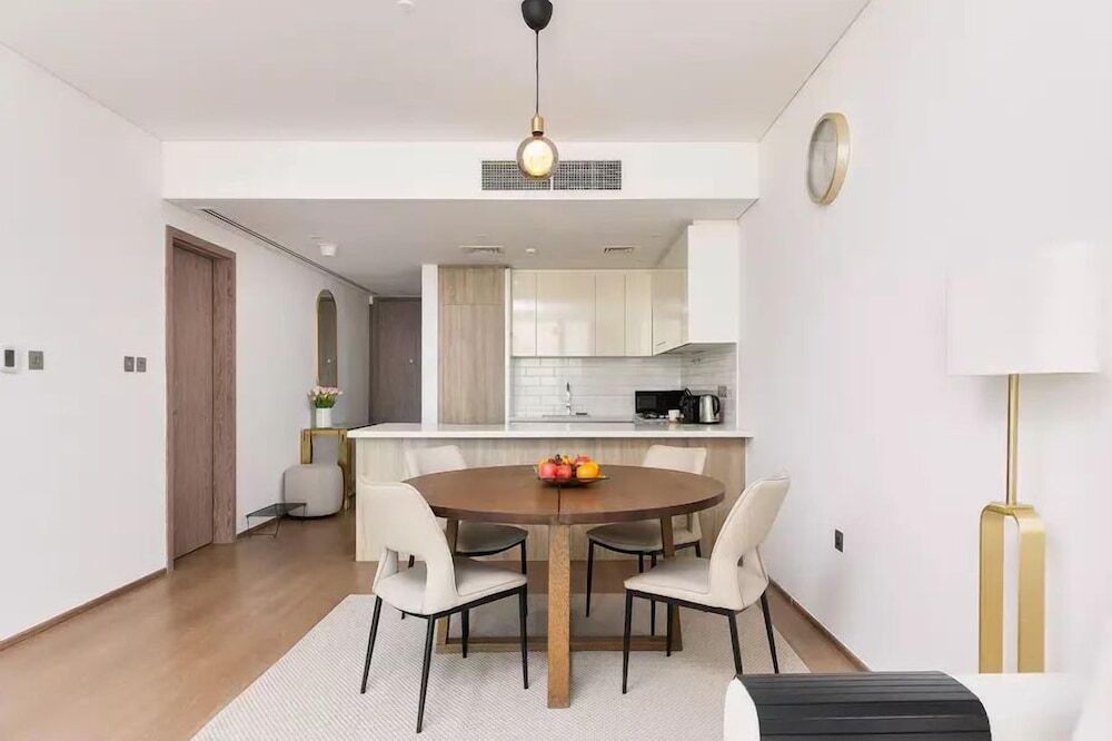 Дубай: New apt in Dubai Marina with balcony