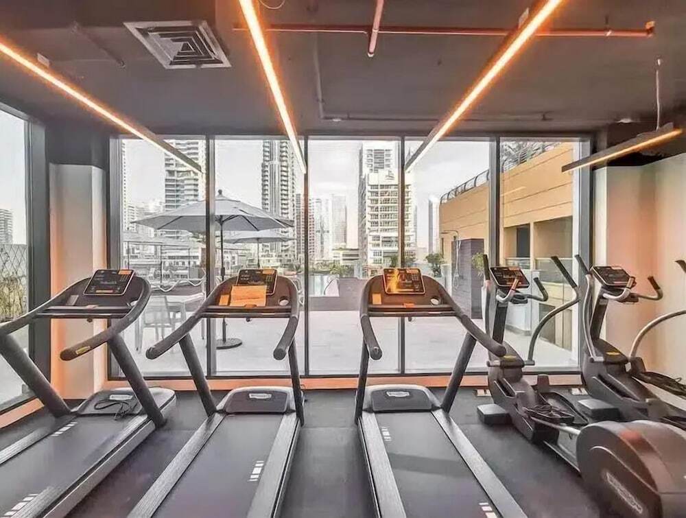 Дубай: New apt in Dubai Marina with balcony