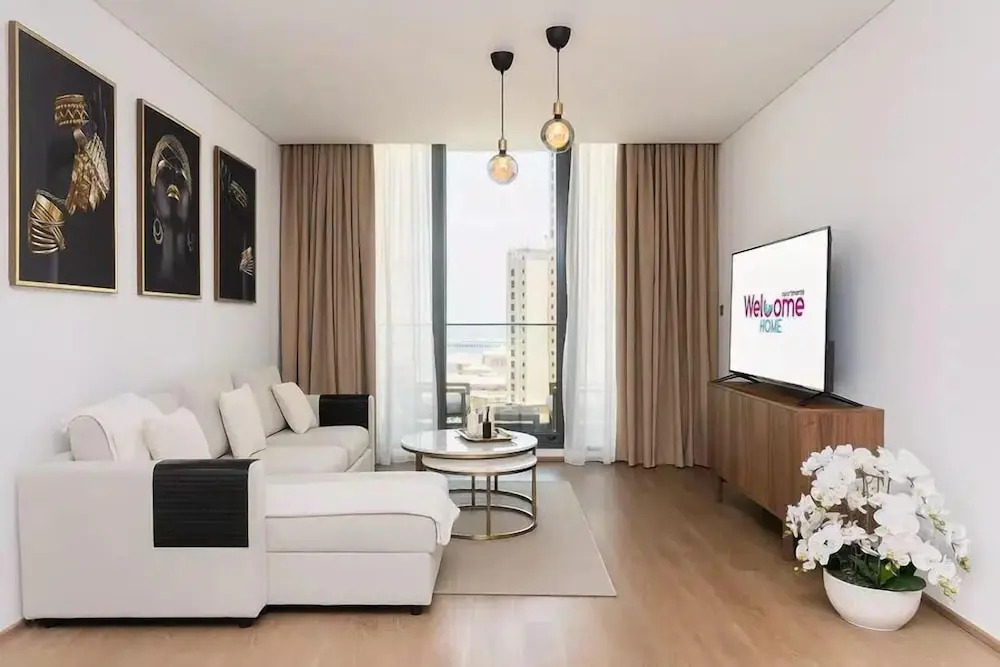 Дубай: New apt in Dubai Marina with balcony