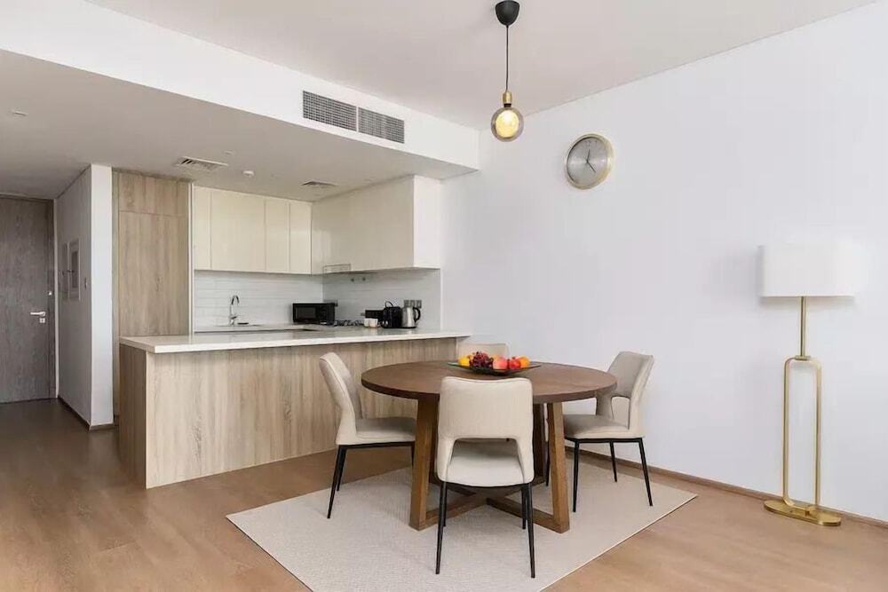Дубай: New apt in Dubai Marina with balcony