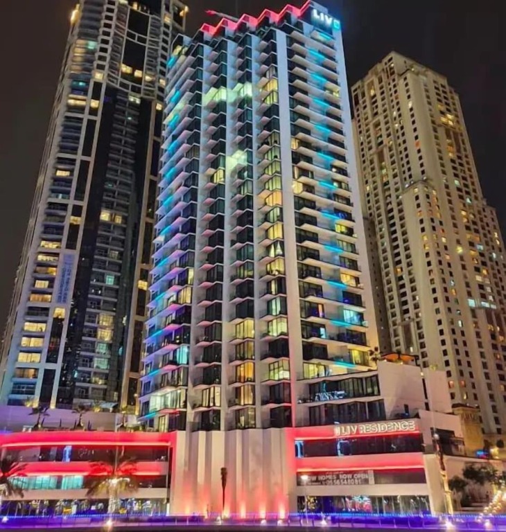 Дубай: New apt in Dubai Marina with balcony