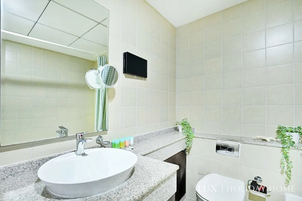 Дубай: LUX The Dubai Marina View Suite