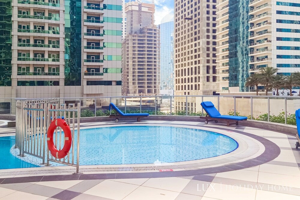 Дубай: LUX The Dubai Marina View Suite