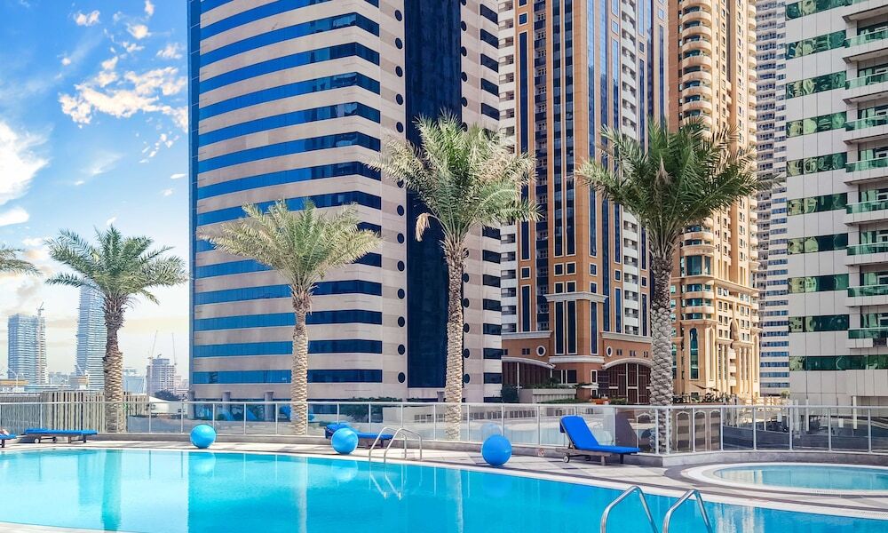 Дубай: LUX The Dubai Marina View Suite