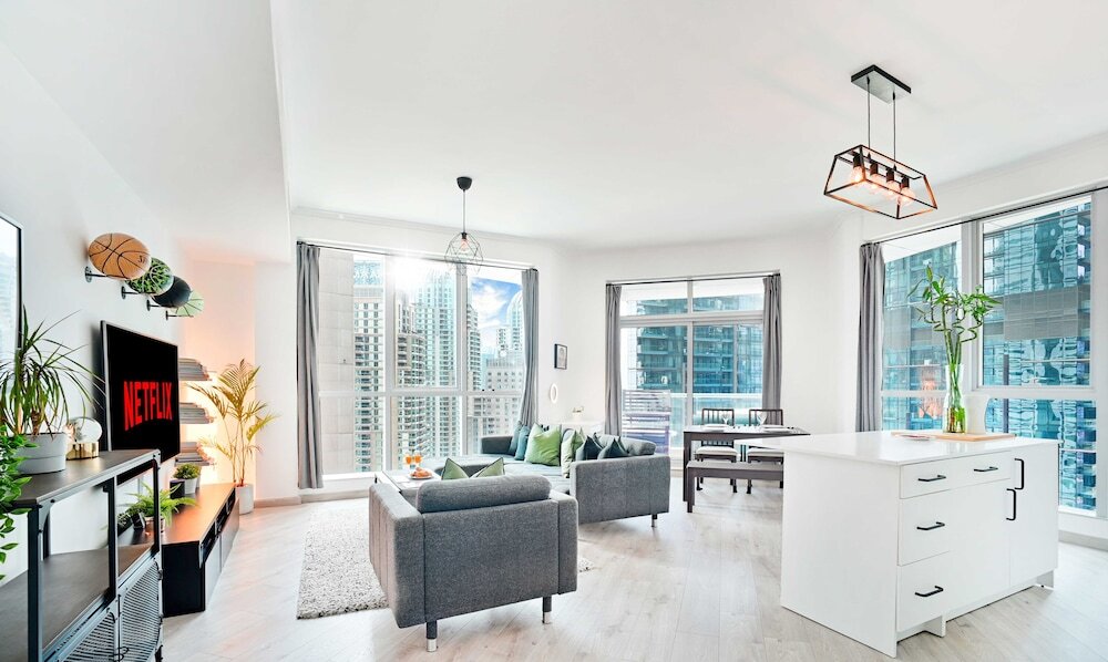 Дубай: LUX The Dubai Marina View Suite