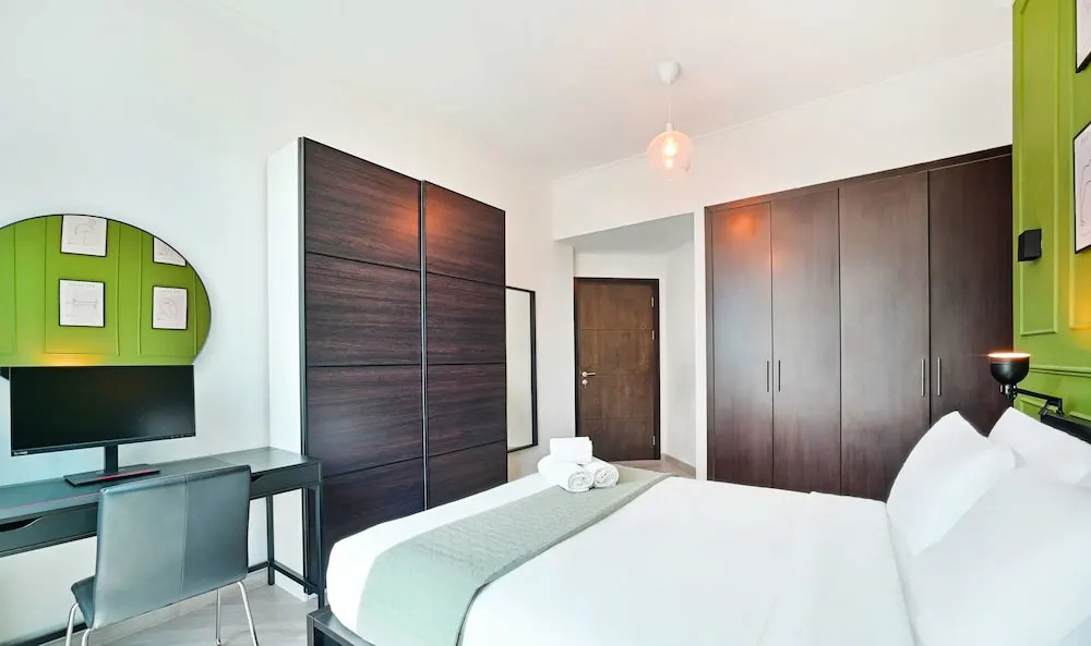 Дубай: LUX The Dubai Marina View Suite