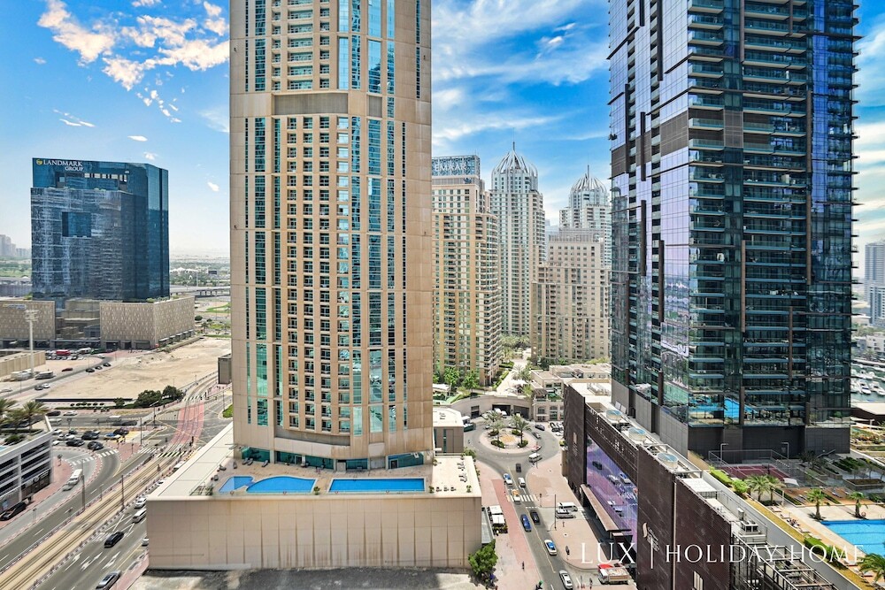 Дубай: LUX The Dubai Marina View Suite