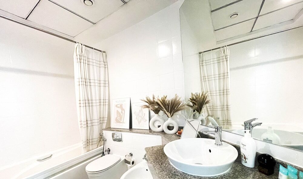 Дубай: LUX The Dubai Marina View Suite