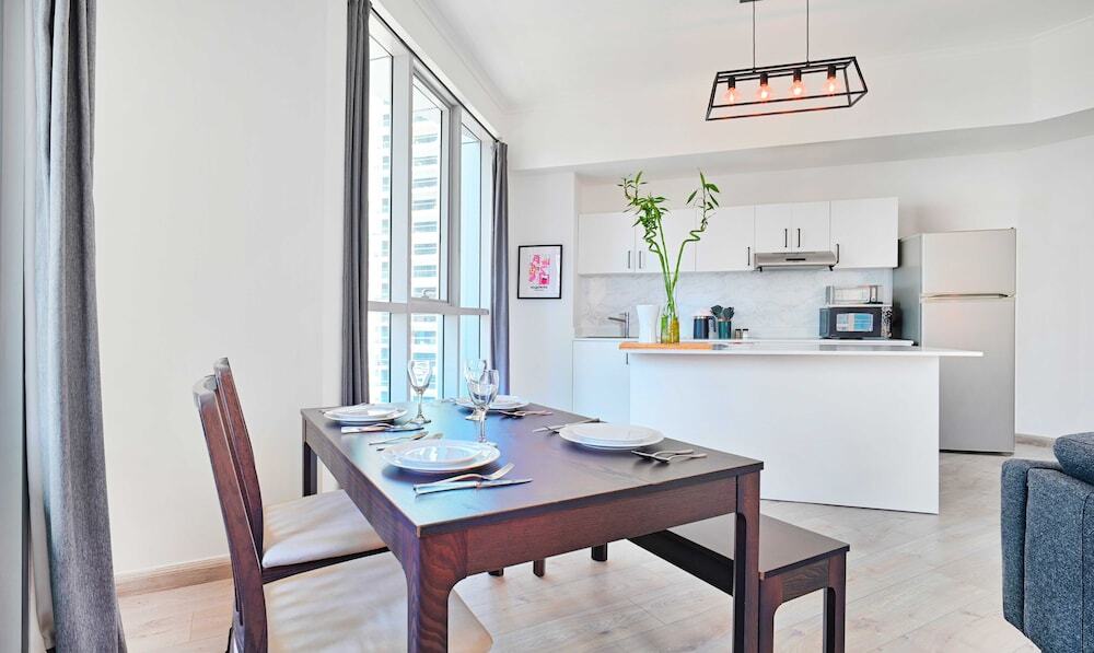 Дубай: LUX The Dubai Marina View Suite