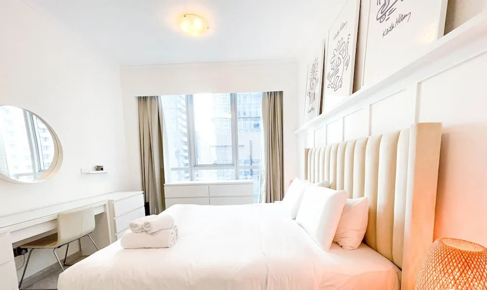 Дубай: LUX The Dubai Marina View Suite