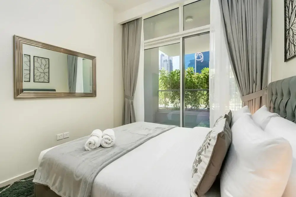 Дубай: Whitesage - Stylish Apt With Balconies In The Heart of Dubai