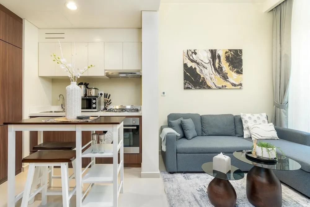 Дубай: Whitesage - Stylish Apt With Balconies In The Heart of Dubai