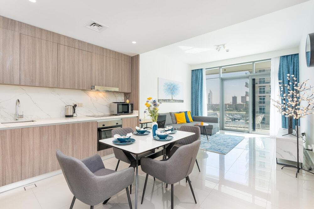 Дубай: Vacay Lettings - Beach Vista  Beachfront