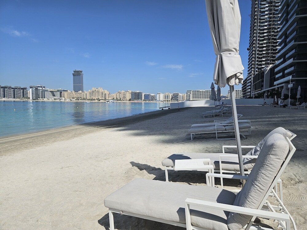 Дубай: Vacay Lettings - Beach Vista  Beachfront