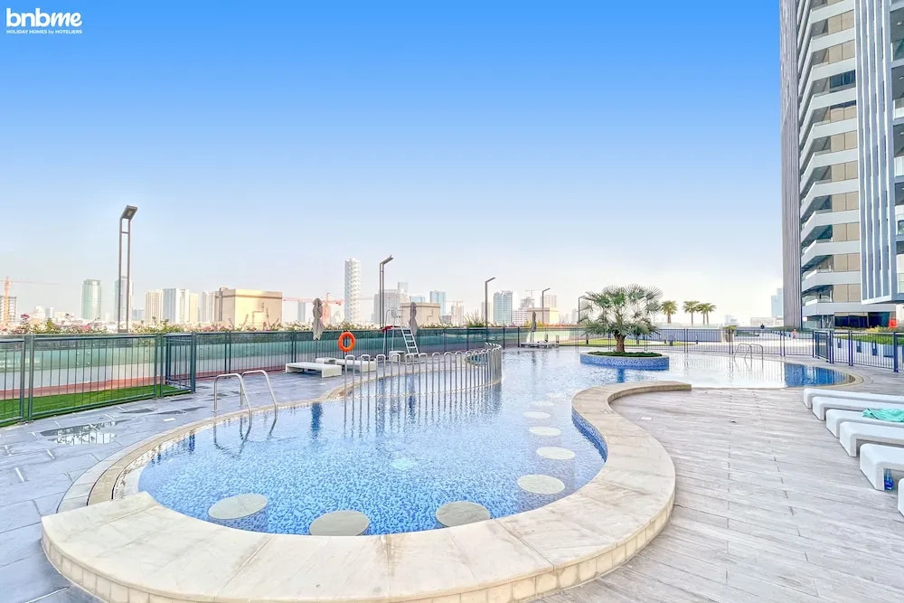 Дубай: St Bloom Tower B 807 by bnbme homes