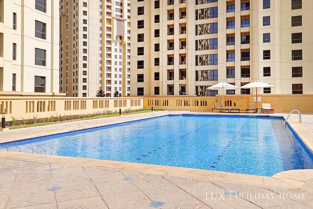 Дубай: LUX  The Murjan Sea View Suite