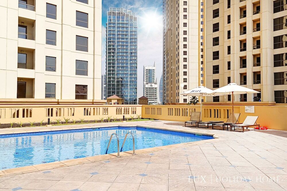 Дубай: LUX  The Murjan Sea View Suite