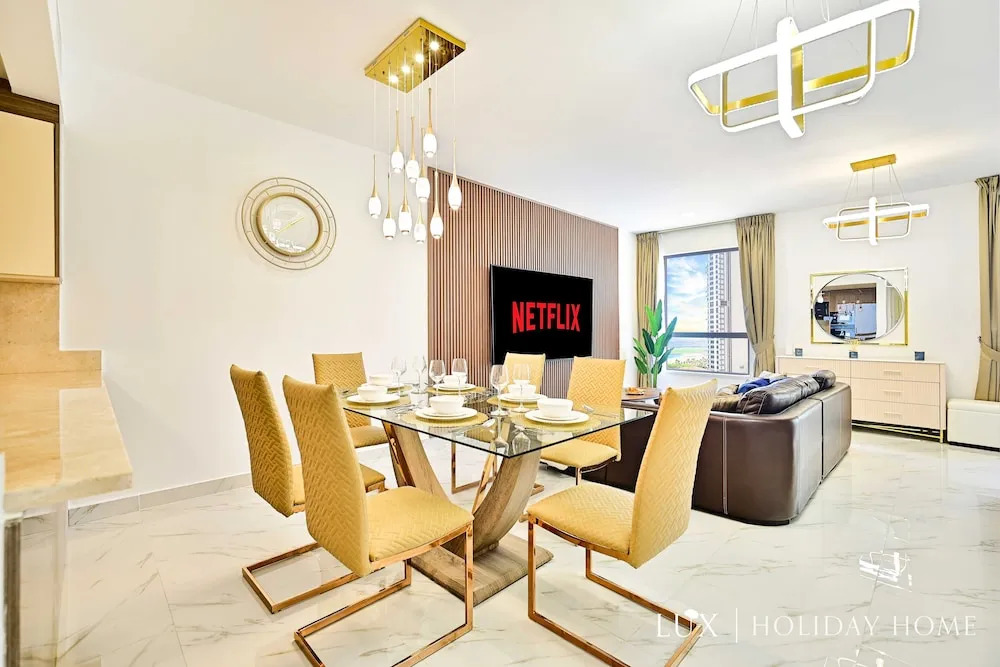 Дубай: LUX  The Murjan Sea View Suite