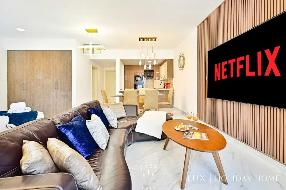 Дубай: LUX  The Murjan Sea View Suite