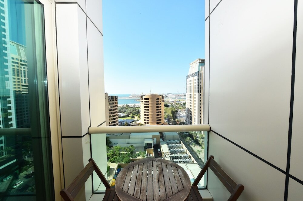 Дубай: SeaView Studio Royal Oceanic Marina -JMI