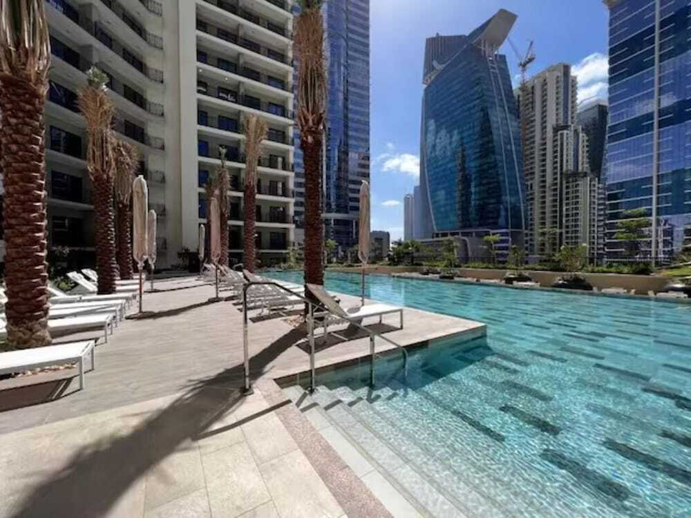 Дубай: Whitesage - Downtown's Gem, A Fancy Retreat Near Burj Khalifa
