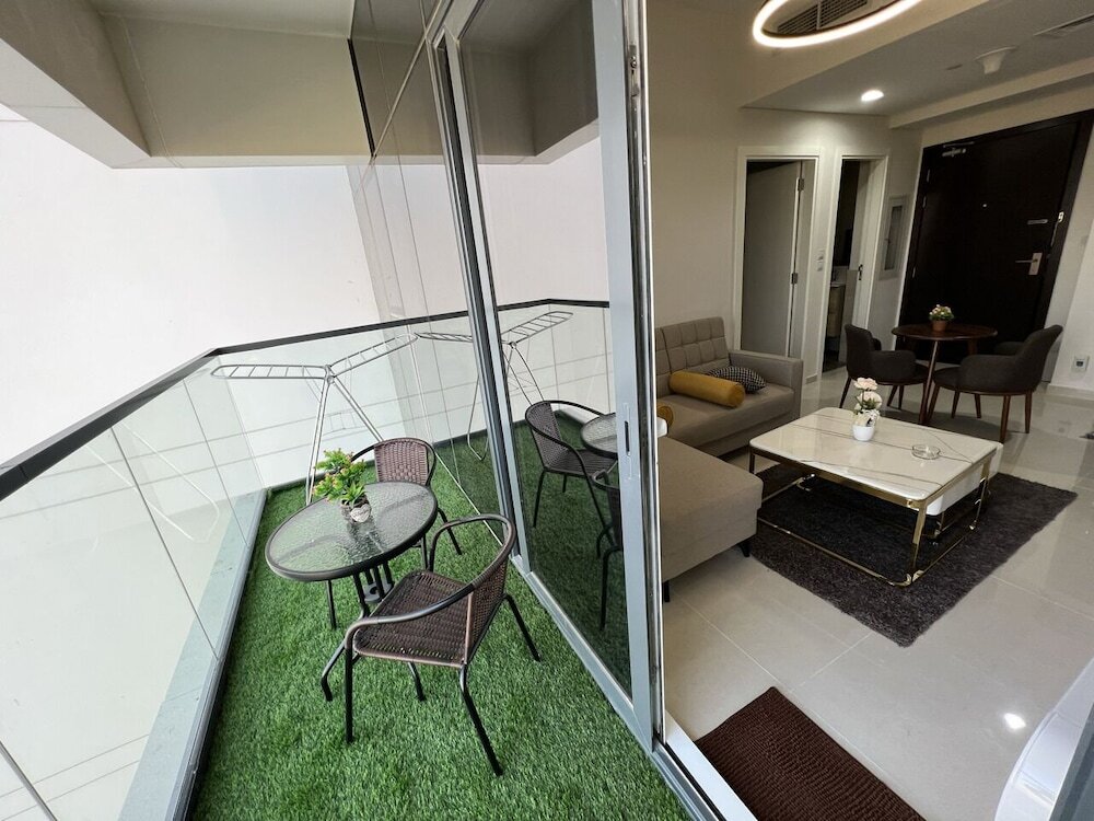 Дубай: Master piece - Lush Green Oasis With Balcony With Stunning Views