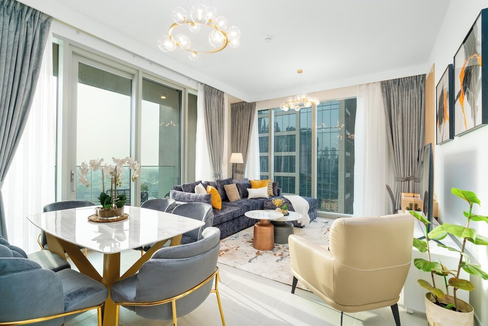 Дубай: Whitesage - Chic Condo With Incredible Fountain and Sea View