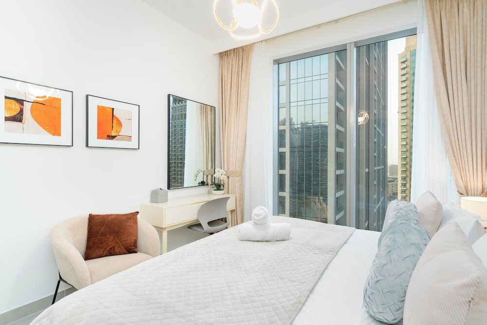 Дубай: Whitesage - Chic Condo With Incredible Fountain and Sea View