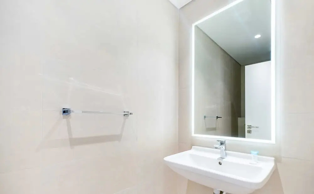 Дубай: LUX  The La Rive Sea View Suite