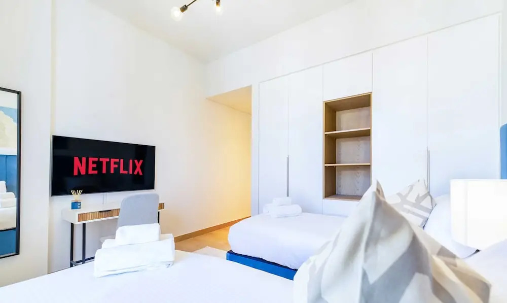 Дубай: LUX  The La Rive Sea View Suite