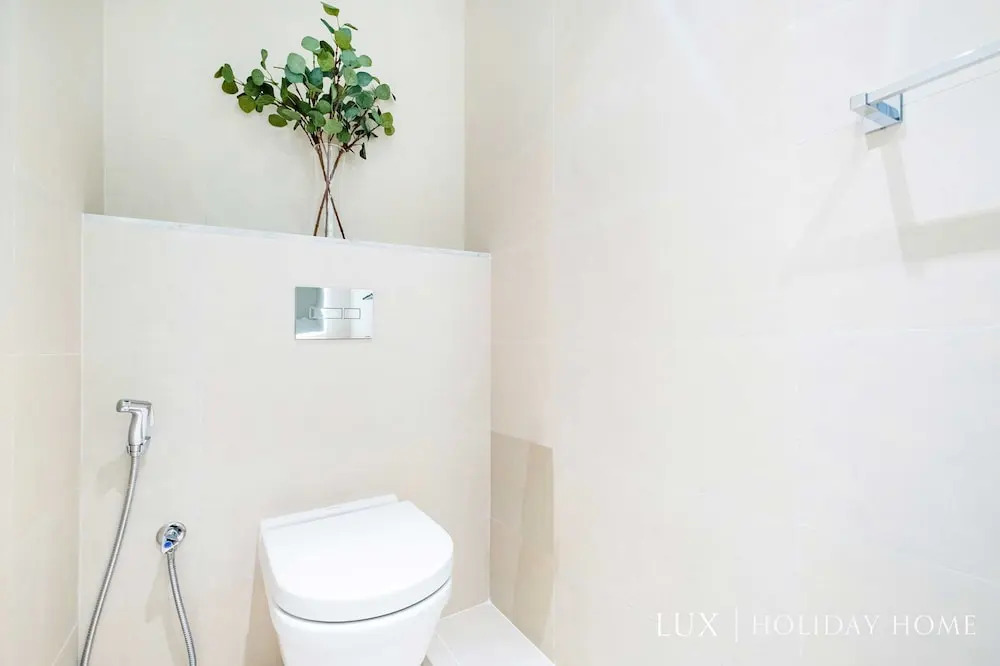 Дубай: LUX  The La Rive Sea View Suite