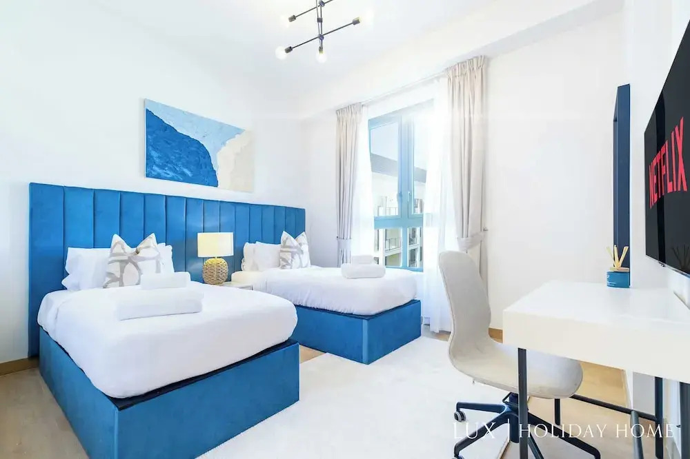 Дубай: LUX  The La Rive Sea View Suite